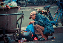 Tìm đến với người nghèo