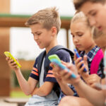 Nếu cha mẹ đồng lòng nói “không” với điện thoại thông minh?