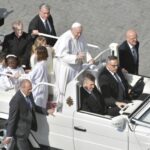 Dù bất cứ ở đâu bạn hãy khẩn cầu với Cha