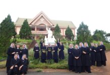 Hạnh phúc đời dâng hiến