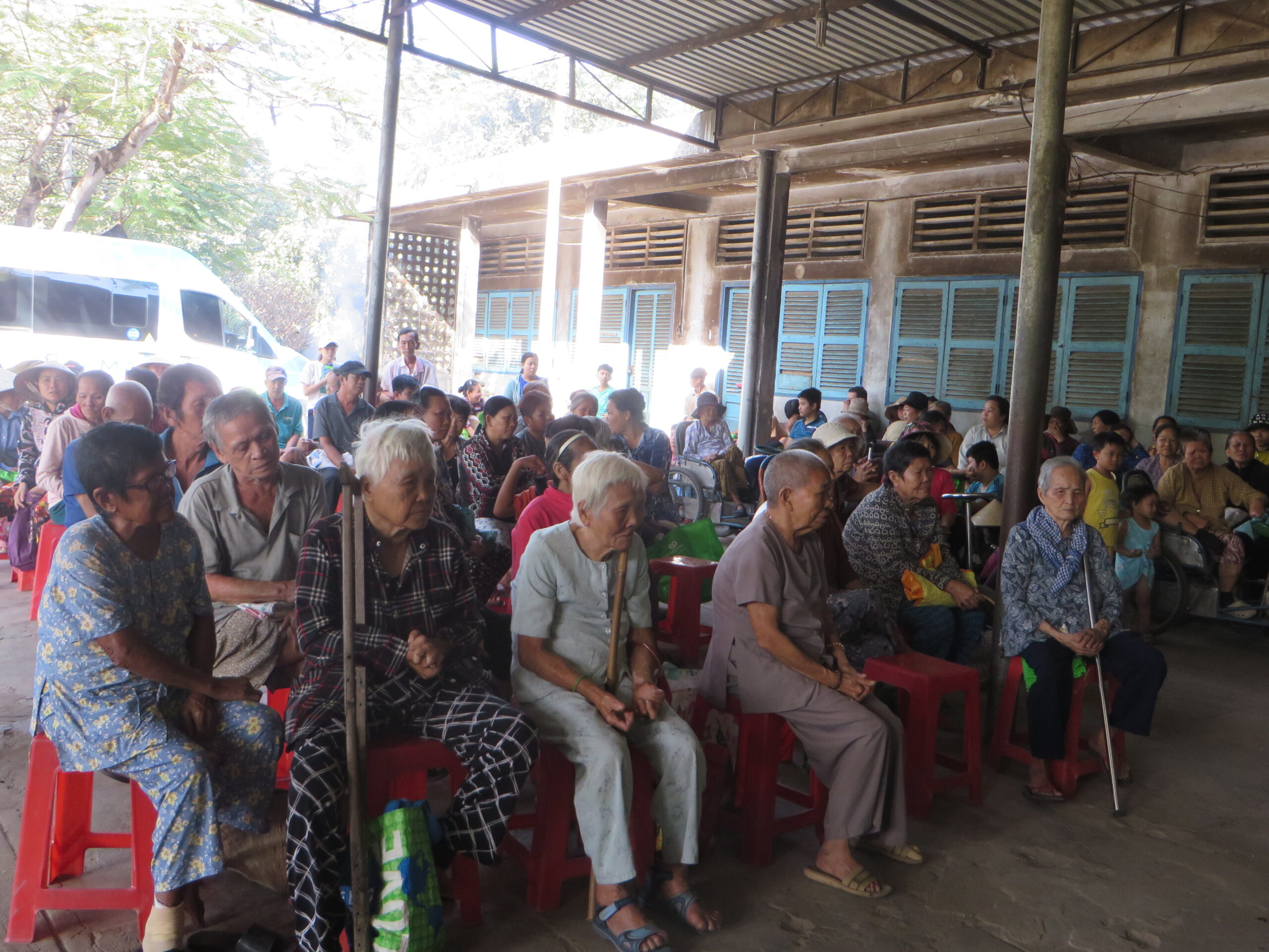 Đong Đầy Tình Thương Nơi Con Tim Tông Đồ