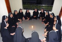 Cùng với cộng đoàn làm chứng cho tình yêu