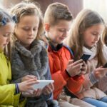 Làm thế nào giáo dục con cái yêu mến đức hạnh hơn tật xấu nơi những thứ ảo?