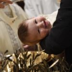 Tại sao nên rửa tội cho trẻ sinh trong đại dịch càng sớm càng tốt