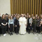 Dù bị bắt bớ, xiềng xích và hiểu lầm, Giáo hội vẫn không mệt mỏi đón tiếp mọi người