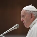 Đáp lại lời kêu gọi xuất phát từ tình yêu chỉ bằng tình yêu mà thôi