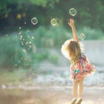 Một Vé Trở Về Trẻ Thơ