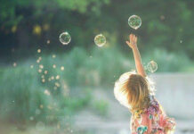 Một Vé Trở Về Trẻ Thơ