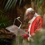 Trong hoàn cảnh lịch sử và xã hội hiện nay, Thiên Chúa làm gì?