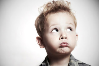 Làm cách nào để dạy một đứa trẻ “ngỗ nghịch”?