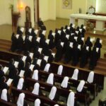 Cộng đoàn – Gia đình đích thực được quy tụ nhân danh Đức Kitô Khổ nạn – Phục sinh