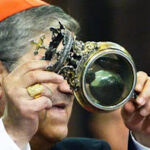 Sự kiện Máu Thánh Gianuariô hóa lỏng