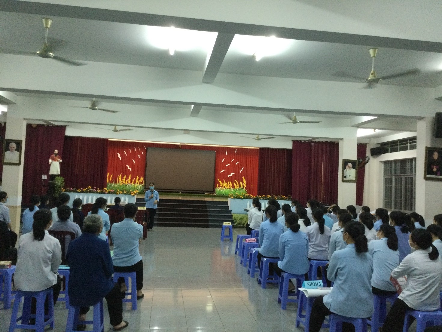 Cộng đoàn Nhà Mẹ sinh hoạt lượng giá các môn học online