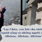 Video một cậu bé Ukraine cầu nguyện trước thánh giá được lan truyền rộng rãi