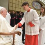 Huấn từ của ĐTC Phanxicô dành cho các bạn trẻ phục vụ bàn thờ – giúp lễ