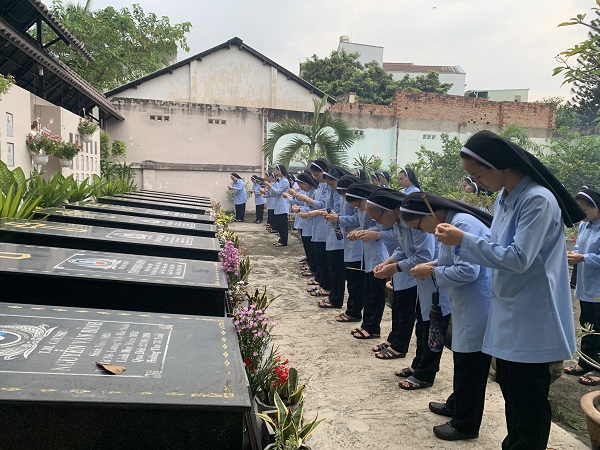 Xin đừng quên nhau