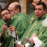 Đức Giáo hoàng: Hãy nghiện gặp Chúa, đừng nghiện điện thoại di động