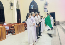 Tám hội viên Hiệp hội Tín hữu MTG Thủ Đức – Giáo xứ Vị Tín cam kết vĩnh viễn