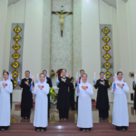 Theo chân Chúa con tập luyện