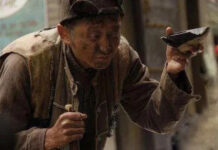 Người ăn mày và chiếc bát vỡ