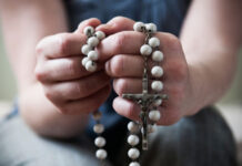 Có phải đọc kinh Mân côi làm bạn chán?
