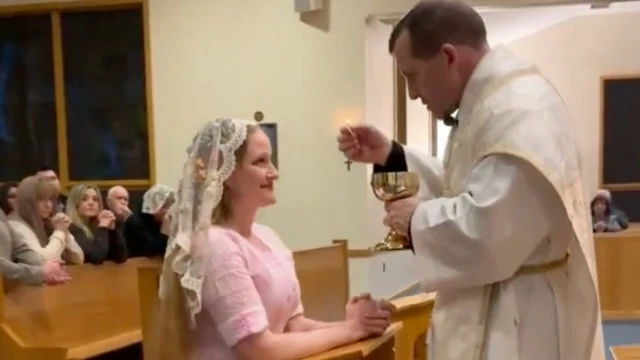 Bree, một cựu diễn viên phim khiêu dâm, đã khám phá ra tình yêu thuần khiết của Chúa Giêsu