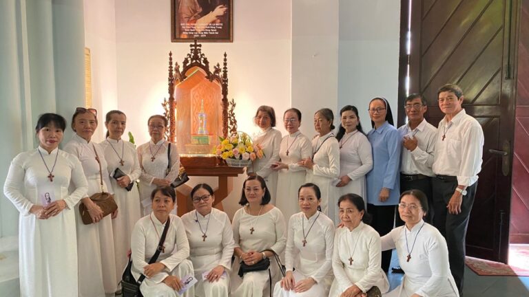 Hiệp Hội Tín Hữu Mến Thánh Giá Thủ Đức Tưởng Niệm Đức Cha Lambert