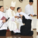 Sống niềm vui đời dâng hiến