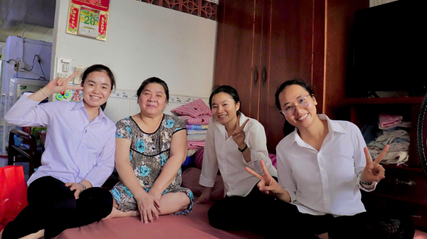 Những Bước Chân Chậm Lại