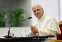 ĐTC Lêô XIV nhắn nhủ: Đừng viết bài giảng bằng Trí tuệ Nhân tạo. Đừng để bị đánh lừa bởi số người theo dõi và lượt thích trên mạng xã hội